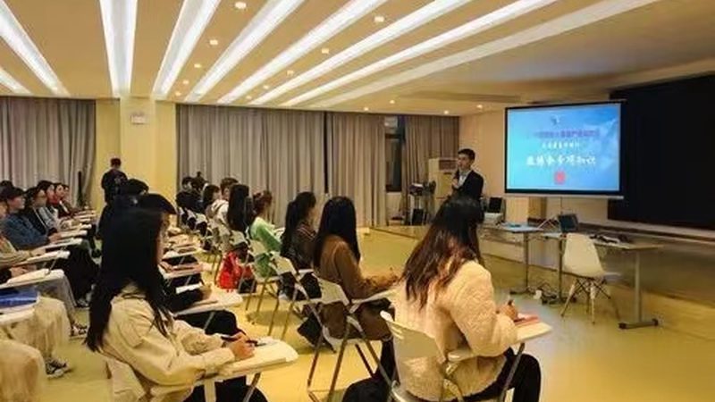 成都会计面授班老师资质