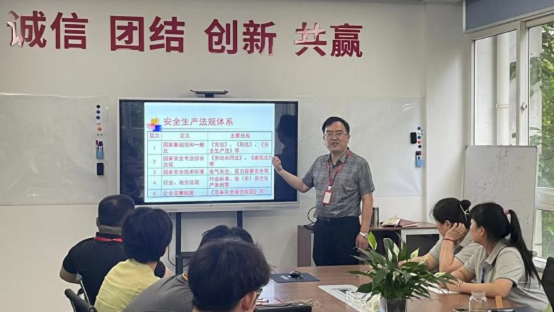 课程设置是成人高考学校教学的核心。在挑选学校时，关注以下方面：