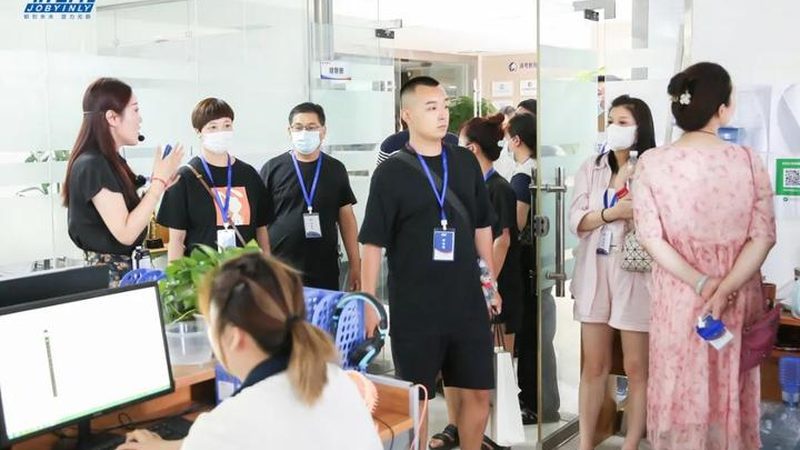 电动叉车驾驶技巧新手