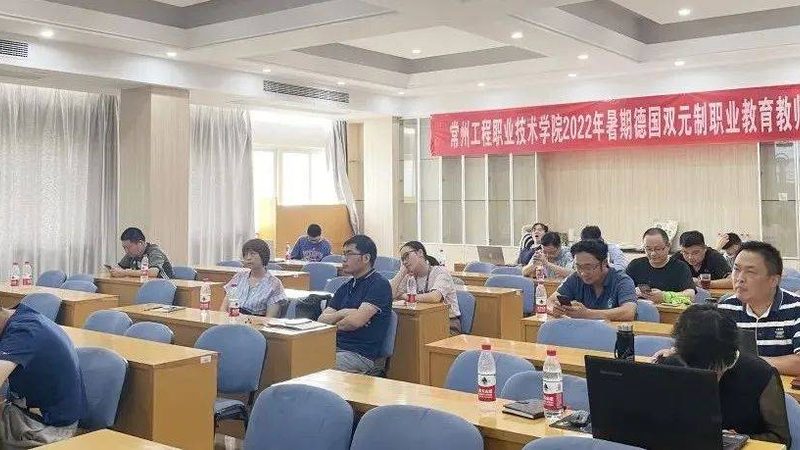 在判断成人高考专升本学位证的含金量时，可以从以下几个方面进行考量：